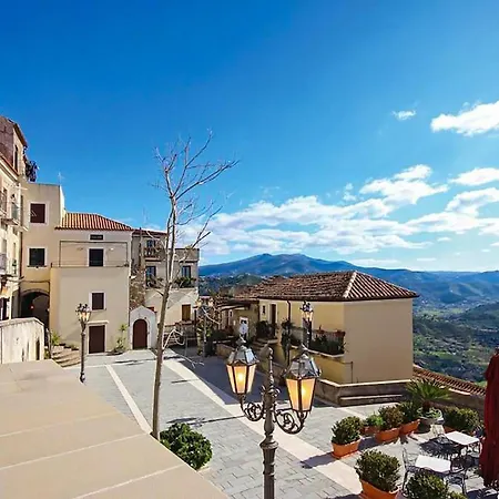 Lila Villa Laureana Cilento